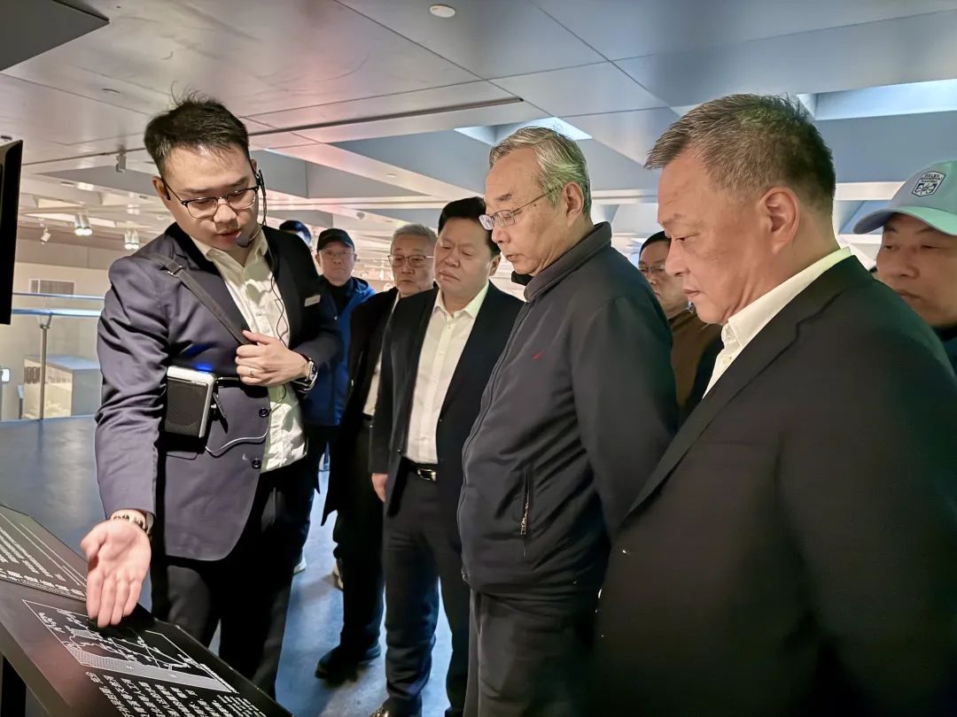 会长王志雄一行参观考察江宁开发区规划展示馆